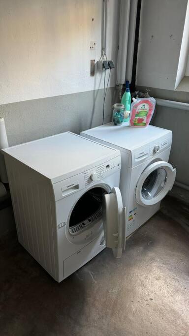 Monikas Home - Gemuetliche 3-Zimmer-Wohnung Im Herzen Von เบิบลิงเงน ภายนอก รูปภาพ